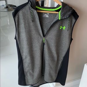 Used sleeveless Hoodie